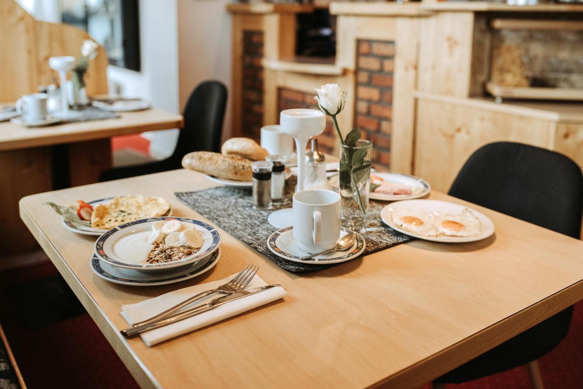 Restaurant Gaestehaus Feldkirchen Feldkirchen bei Graz Dış mekan fotoğraf