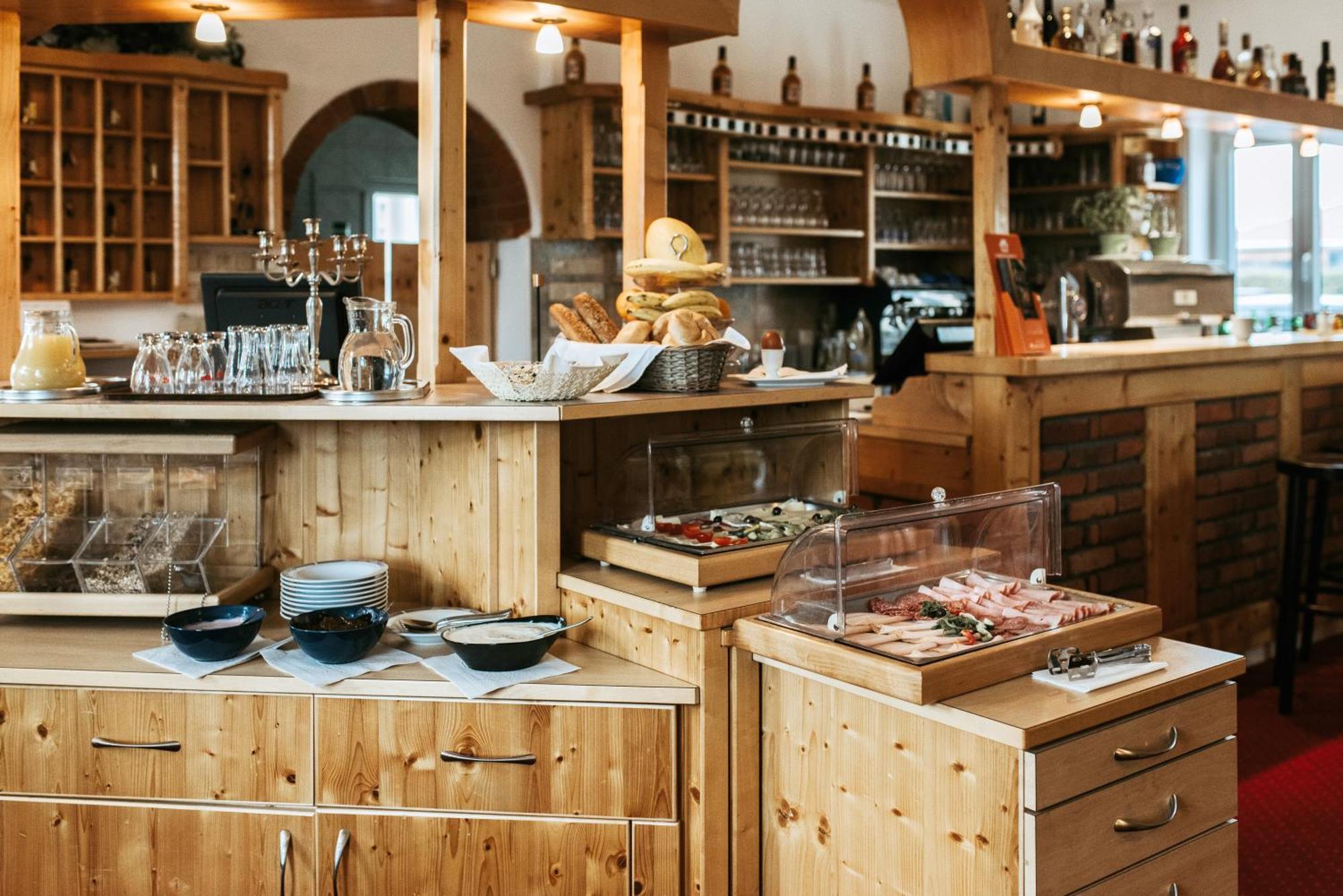 Restaurant Gaestehaus Feldkirchen Feldkirchen bei Graz Dış mekan fotoğraf