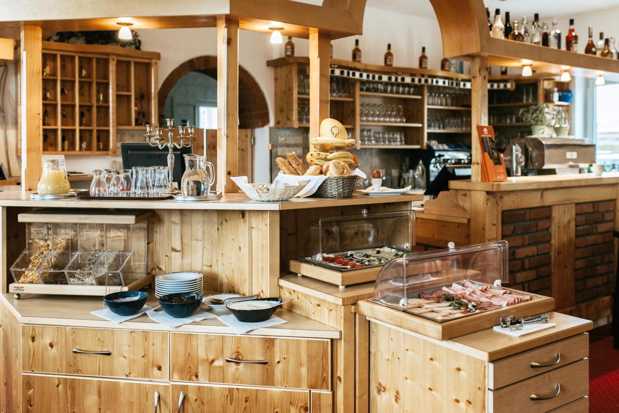 Restaurant Gaestehaus Feldkirchen Feldkirchen bei Graz Dış mekan fotoğraf