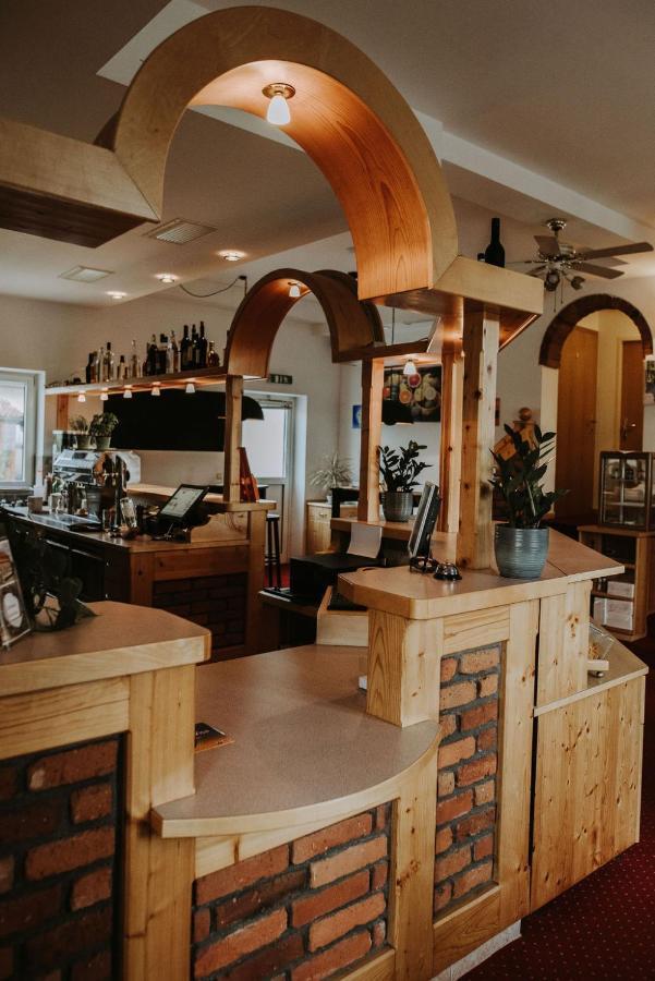 Restaurant Gaestehaus Feldkirchen Feldkirchen bei Graz Dış mekan fotoğraf
